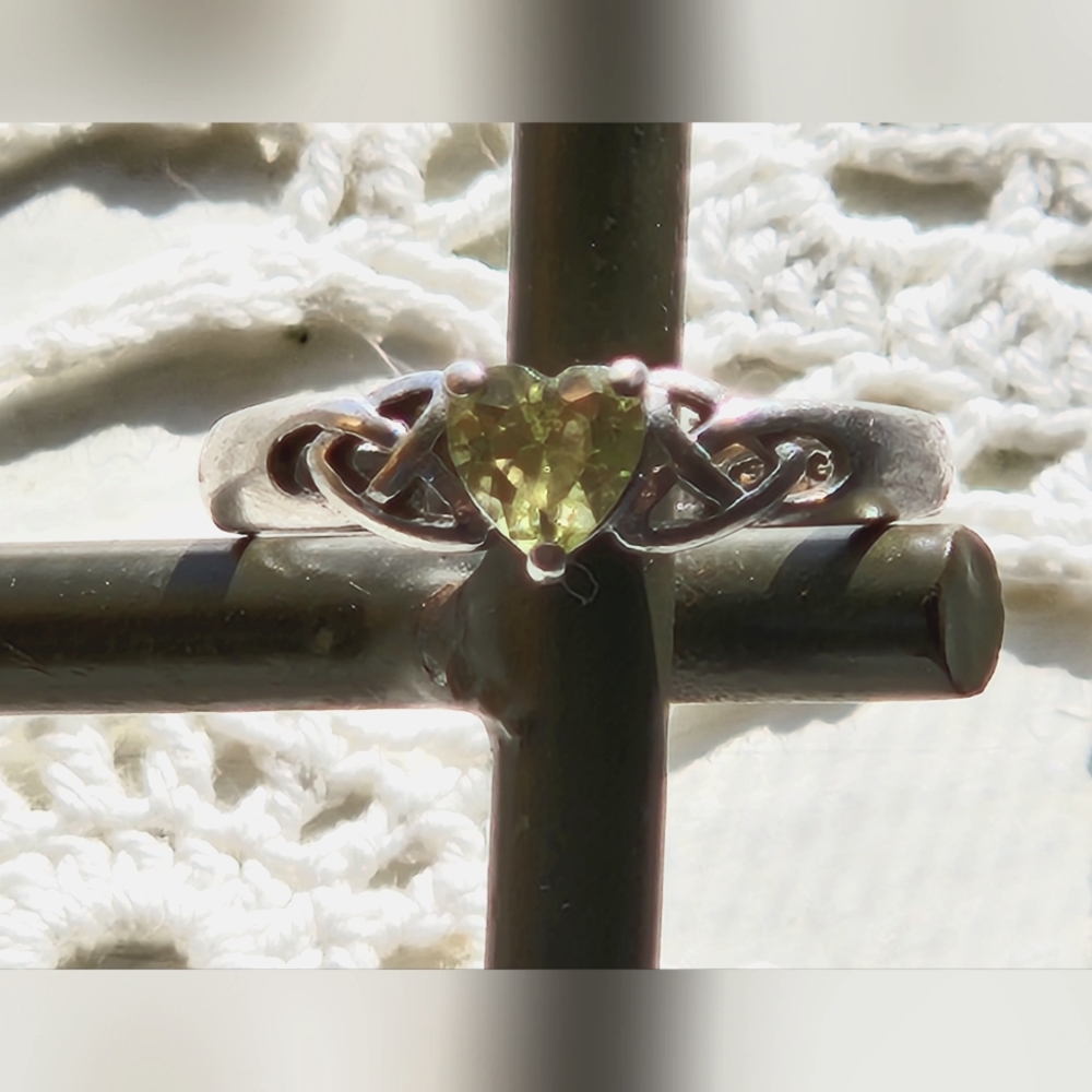 925 Sterling Silver Peridot Ting